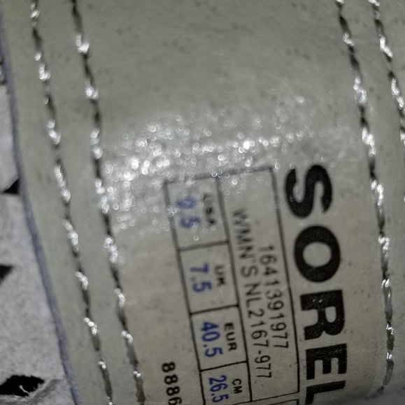 Sorel boots size 9 1/2 - Picture 5 of 5